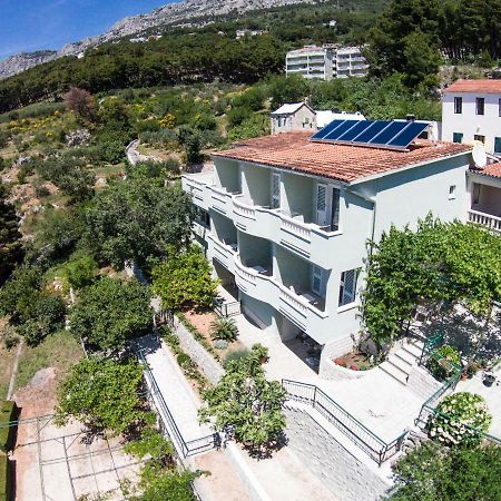 Guesthouse Dominovic Брела Экстерьер фото