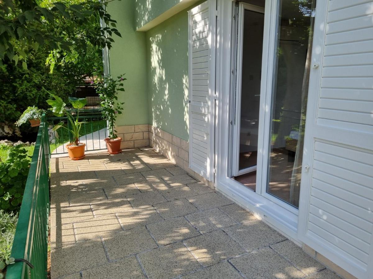 Guesthouse Dominovic Брела Экстерьер фото