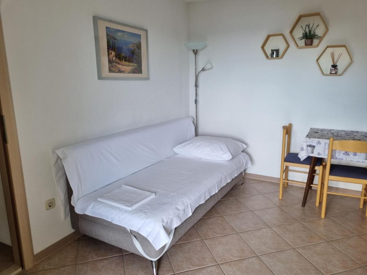 Guesthouse Dominovic Брела Экстерьер фото
