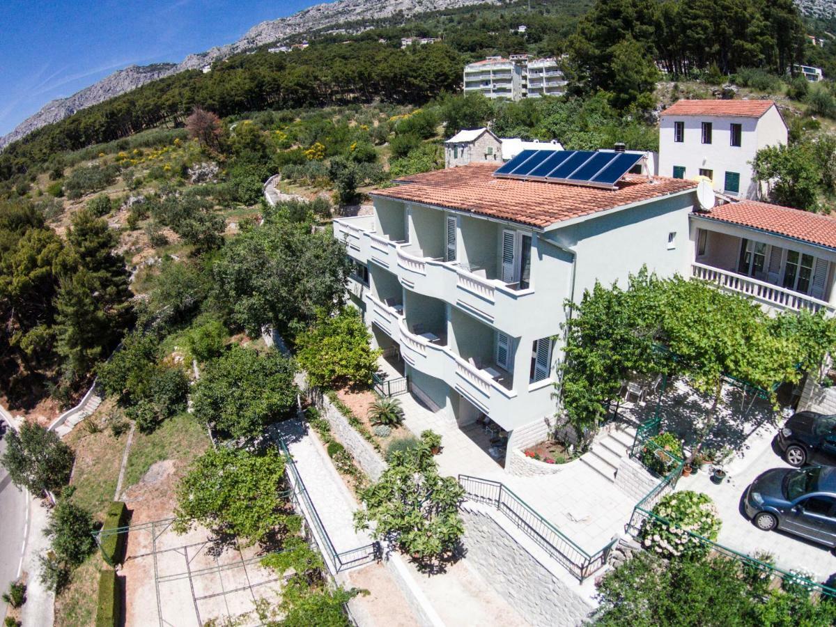 Guesthouse Dominovic Брела Экстерьер фото