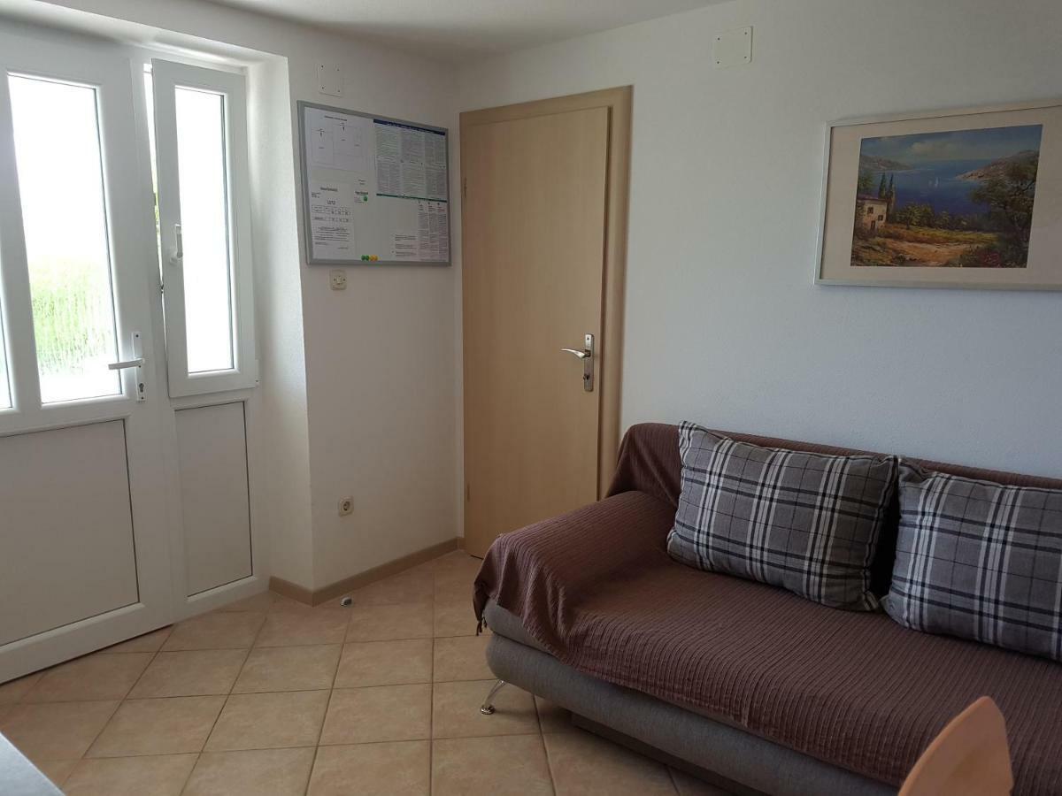 Guesthouse Dominovic Брела Экстерьер фото
