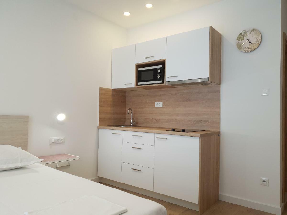 Guesthouse Dominovic Брела Экстерьер фото