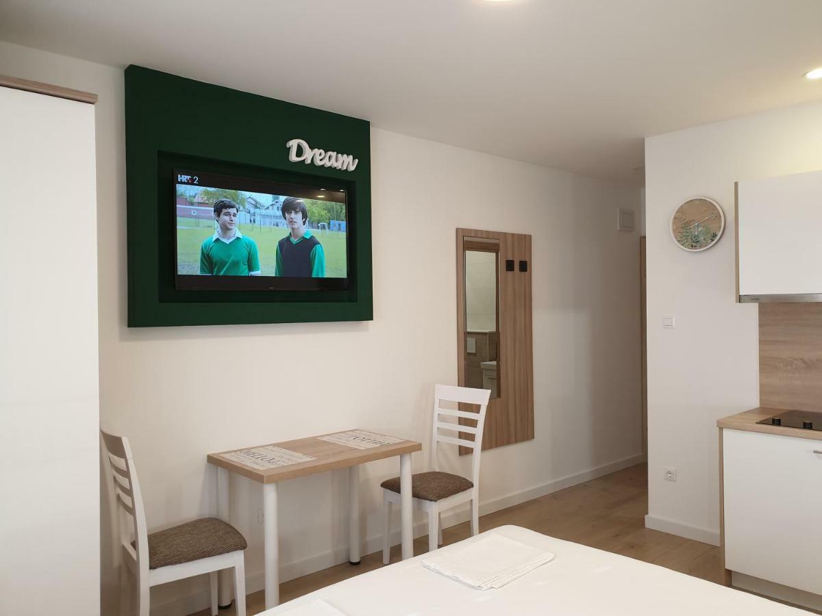 Guesthouse Dominovic Брела Экстерьер фото